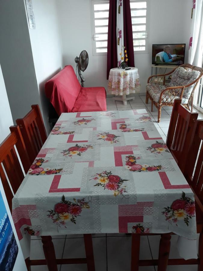 Villa Kazaluce - Appartement 2 Chambres Le Moule Buitenkant foto